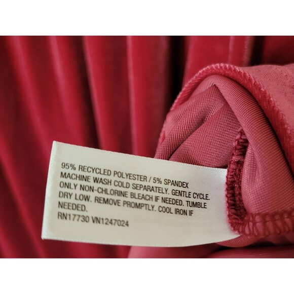 Ava & Viv Womens 2X Red Velvet Long Sleeve Dress With Rose Accent - Picture 8 of 8